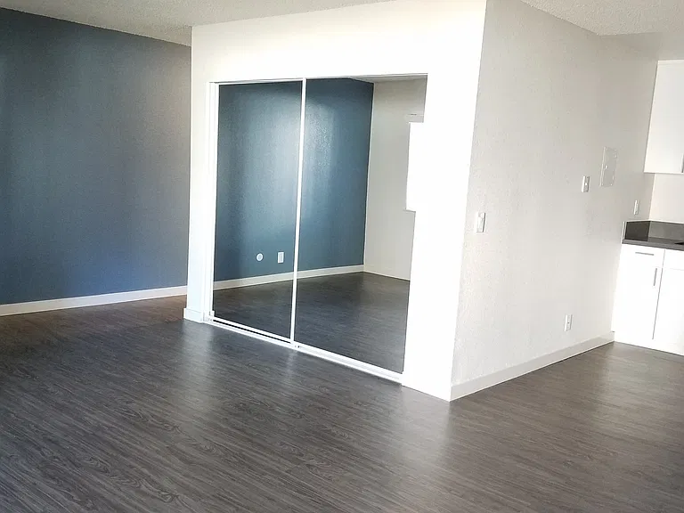 815 E St — Photo 1