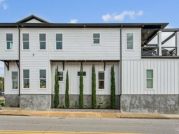 2nd image of 400 N Palafox St