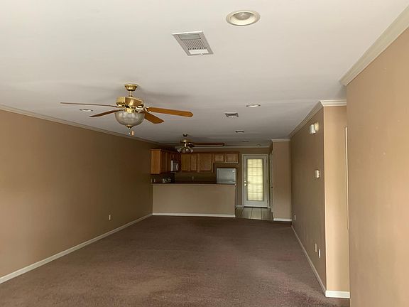 4th image of 521 Versailles Blvd APT G