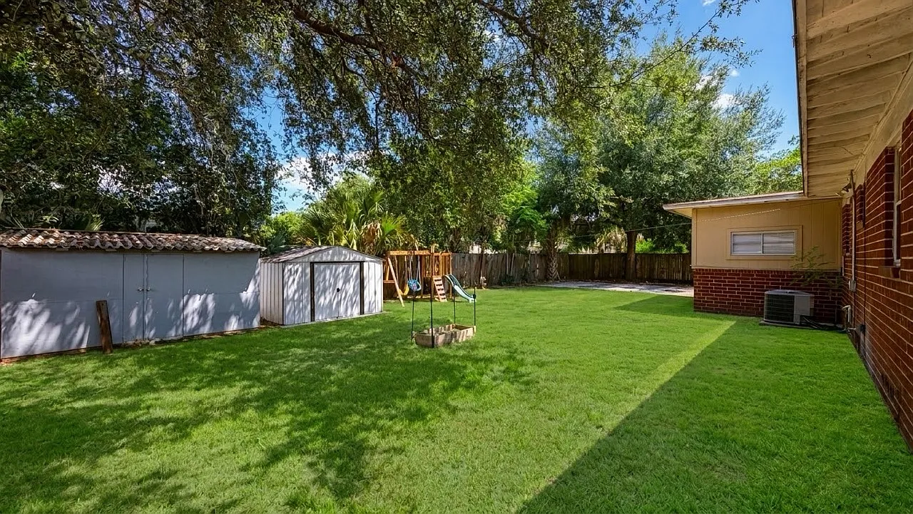 4 bed, 1862 sqft, $2,000 — Photo 3
