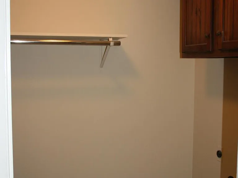520 Adrian Ct — Photo 5