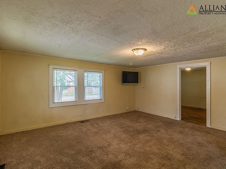 1517 Fair Ln — Photo 8