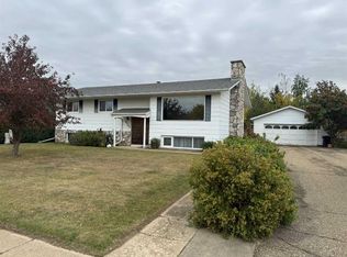 8005 W 94th St, Peace River, AB T8S 1E8