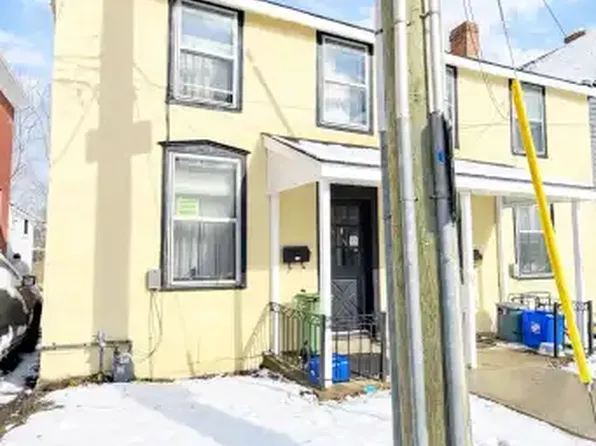 207 University Ave #1A, Kingston, ON K7L 3P7