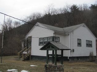 22 W Arch St, Mill Hall, PA 17751