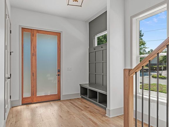 4th image of 1001 Addison Pl