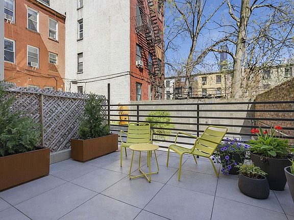 2nd image of 433 Warren St APT 2C