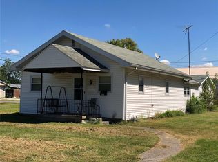 1033 N West St, Carlinville, IL