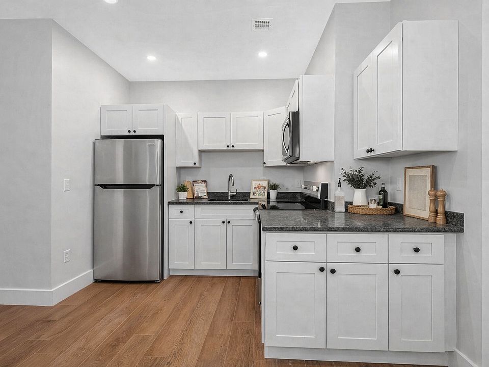 1st image of 241 W 6th St #104
