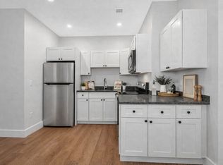 241 W 6th St #104, Lowell, MA 01850