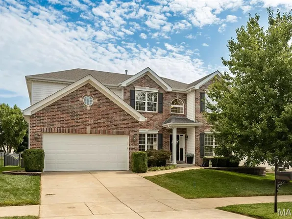 1048 Pierpoint Ln, Saint Charles, MO 63303