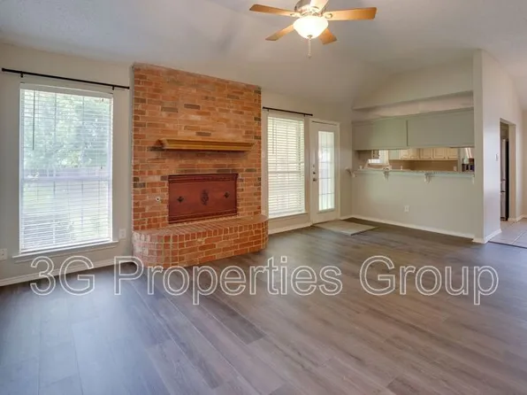 215 Linda St, Aubrey, TX 76227