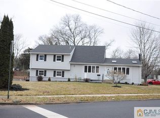 16 Hadler Dr, Somerset, NJ 08873