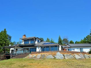 6727 Woods Creek Dr, Charlevoix, MI 49720