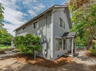 603 N 1st Ave, Gold Hill, OR 97525