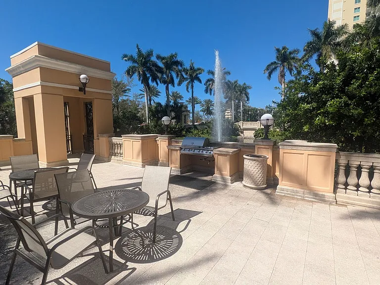 750 N Tamiami Trl #1404 — Photo 36