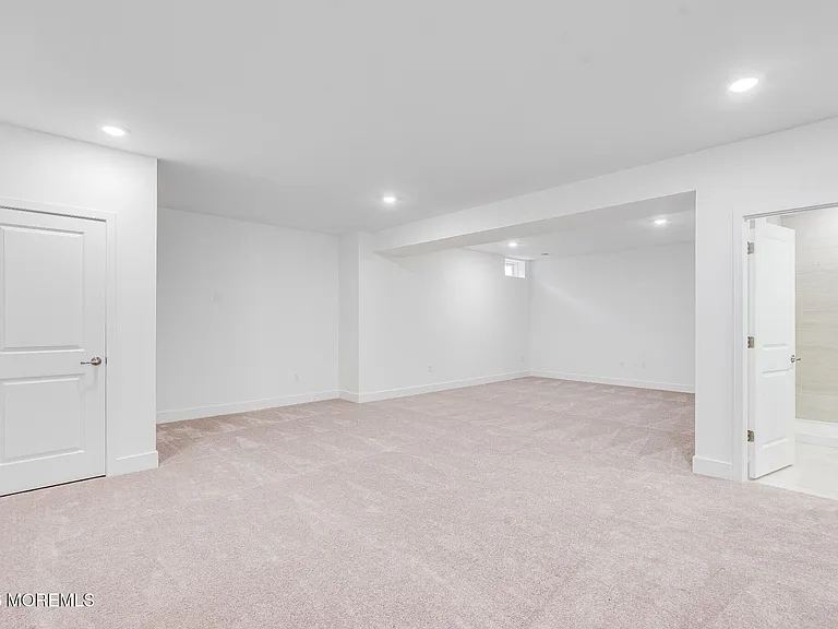 160 Woolley Ct — Photo 13