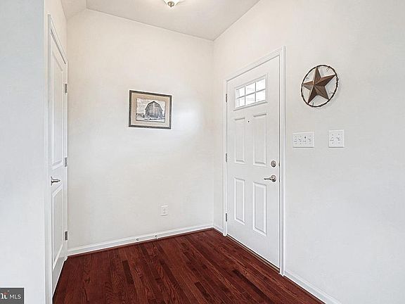 4th image of 1146 Alta Vista Way