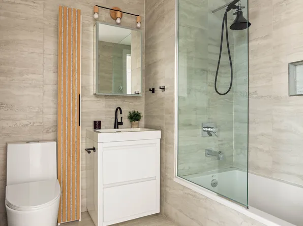 473 Bainbridge Street image 6 of 12