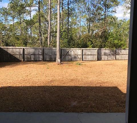 Huge fenced yard