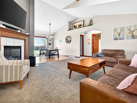 2nd image of 4102 E Braeburn Dr