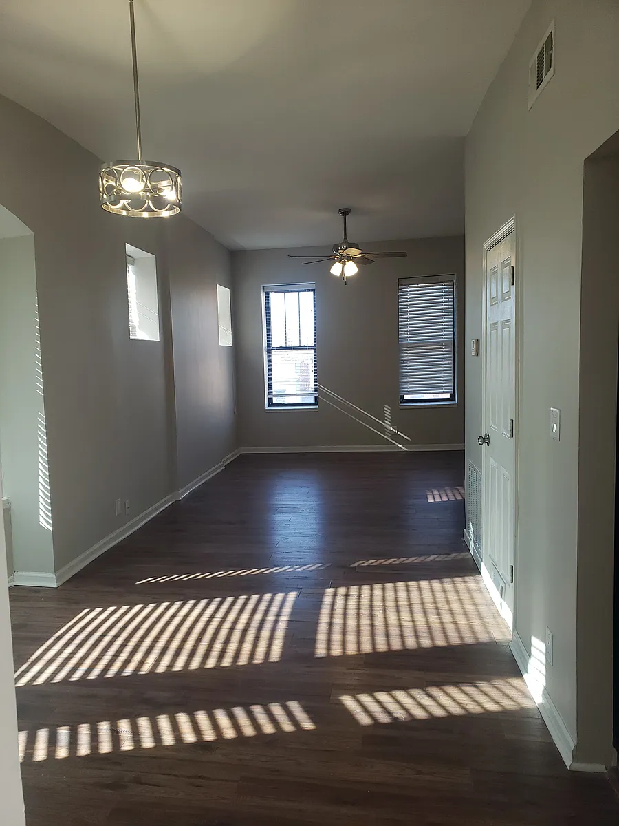 Building Photo - 2342 S Grand Blvd #304