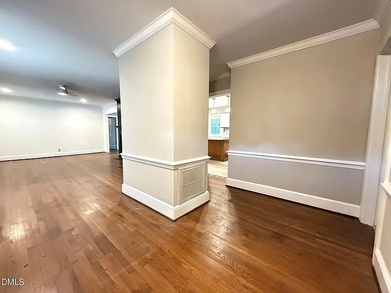 2667 Davis St — Photo 3