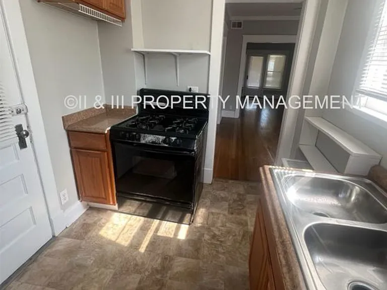 221 W 37th St #1W — Photo 3