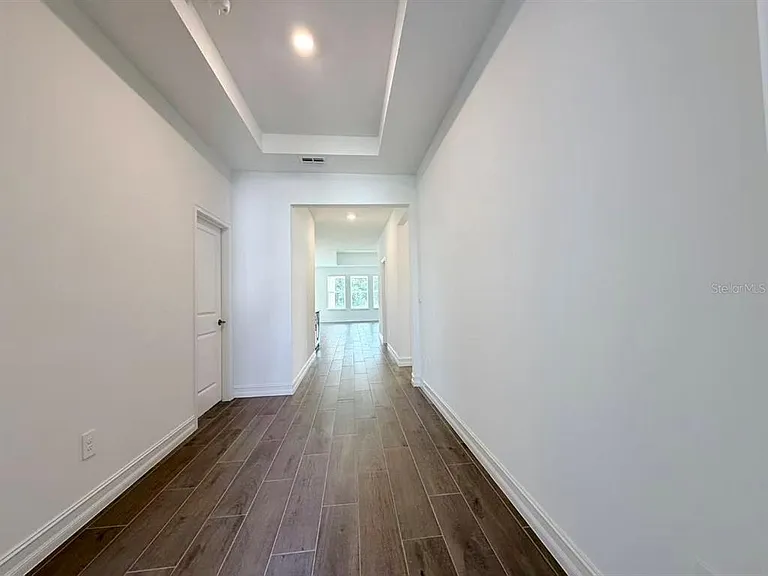 1307 Broward Dr — Photo 10
