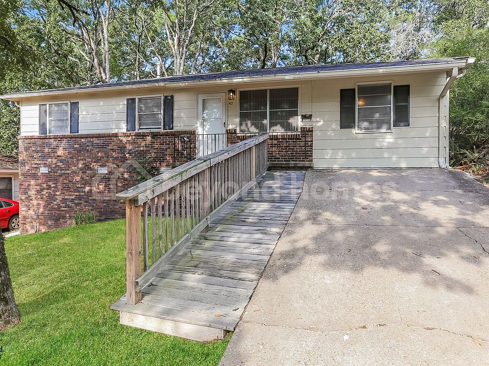 1st image of 42 Oakview Dr