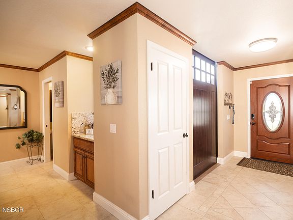 3rd image of 873 Melinda Ct