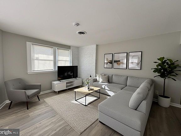 2nd image of 162 Kinsley Rd