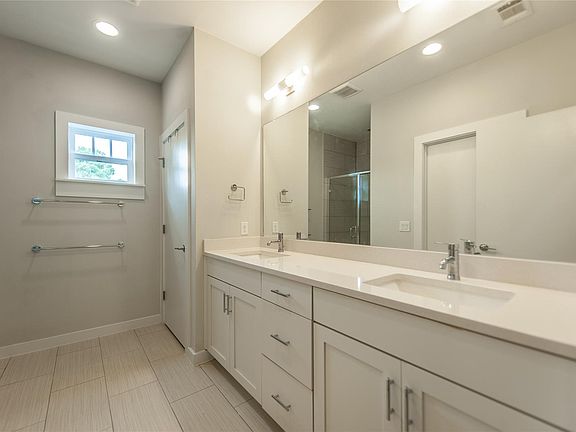 5th image of 971 Bassett Pl