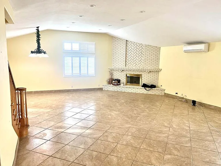 12121 Nashville Ave — Photo 14