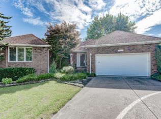 1308 S Raintree Pl, Springfield, MO 65809