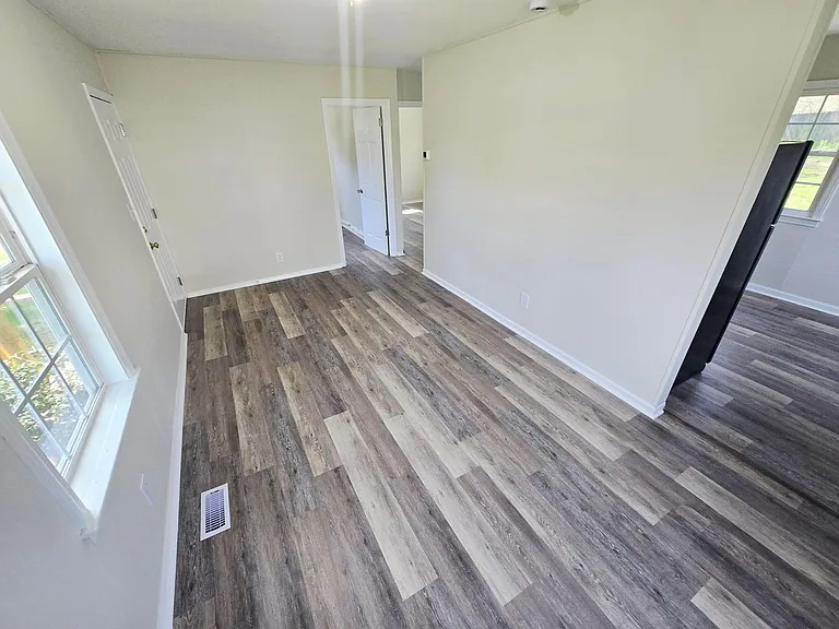 1000 Camden St — Photo 4