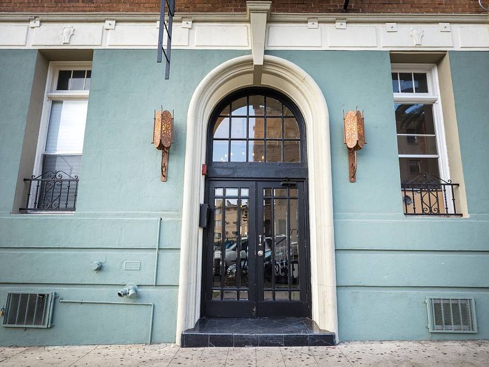 1st image of 407 S Kenmore Ave APT 305
