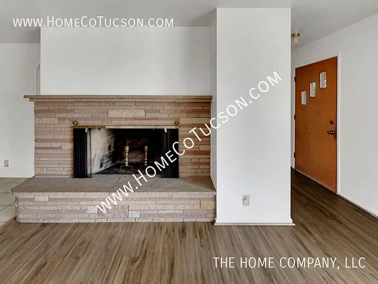 3238 E Hawthorne St — Photo 6