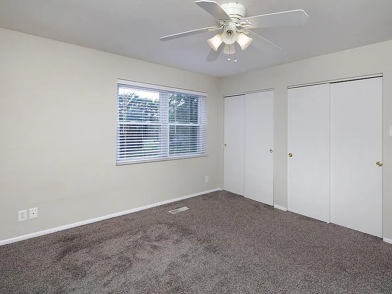 629 Broadmoor Dr #G — Photo 6