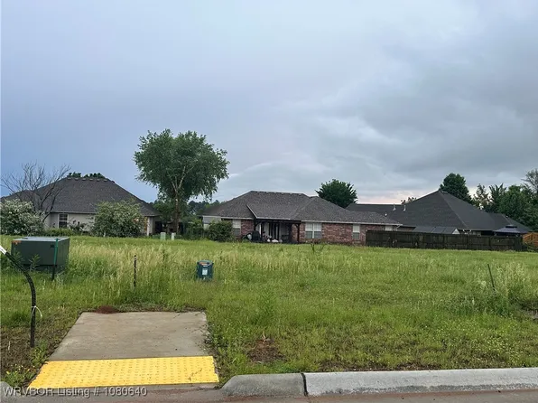 2015 Ivy Ridge Rd, Barling, AR 72923