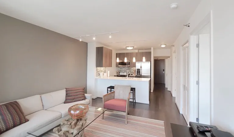 351 W Hubbard St — Photo 1