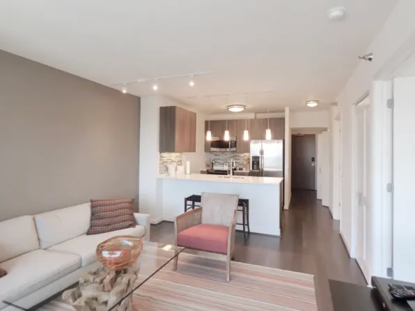 351 W Hubbard St, Chicago, IL 60654