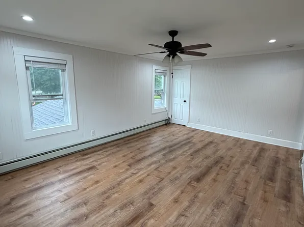 113 Main St #B, Oxford, MA 01540
