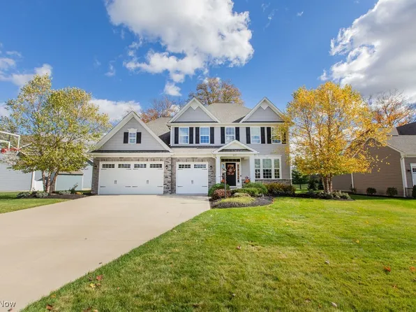 3874 Crimson Harvest Ln, Medina, OH 44256