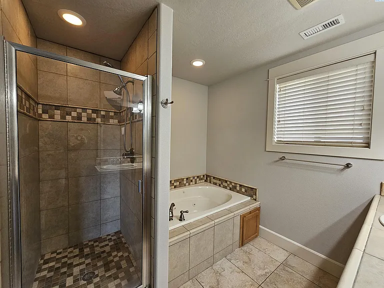 493 Columbia Point Dr — Photo 19