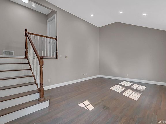 4th image of 128 W 17th Street