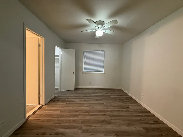 4509 Live Oak St #104 — Photo 10