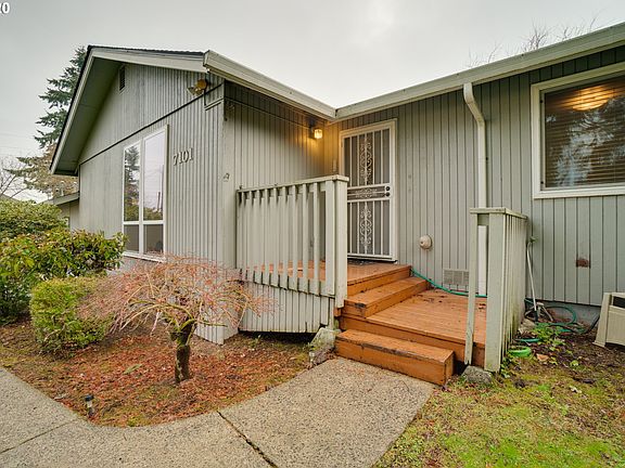 3rd image of 7101 NE 54th St