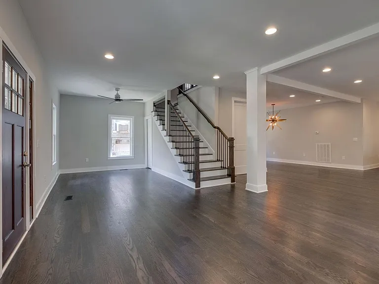 1509 Ashwood Ave — Photo 2