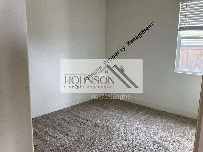 994 Osprey Dr — Photo 9